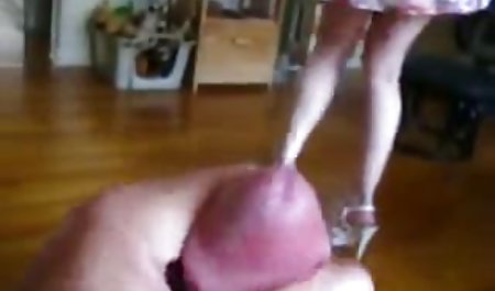 Kurvige porno blue Schönheit fickt mit einem Trainer vor Freunden