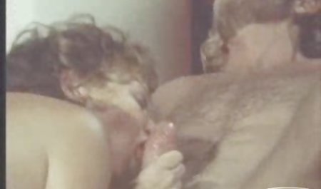 Tattoo Solo Babe spritzt kostenlose sex filme in einer Live Sex Show