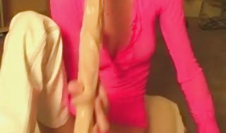 Gestrandetes Teen wird gepickt und porno gefickt