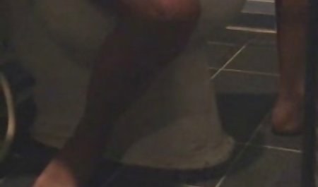 Saugen Sie diesen Hahn und werden Sie ein Spielzeug, das gleichzeitig gefickt porno 2011 wird